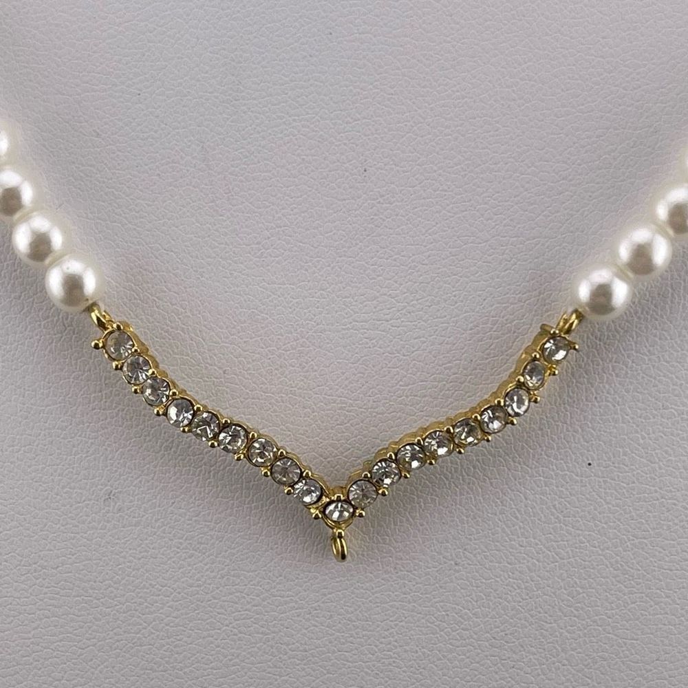 Vintage Faux Pearl and Clear Rhinestone V Shaped Necklace Gold Tone - Picture 2 of 6